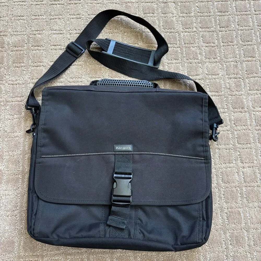 Targus Laptop Computer Bag Black Adjustable Shoulder Strap Travel Padded Pockets